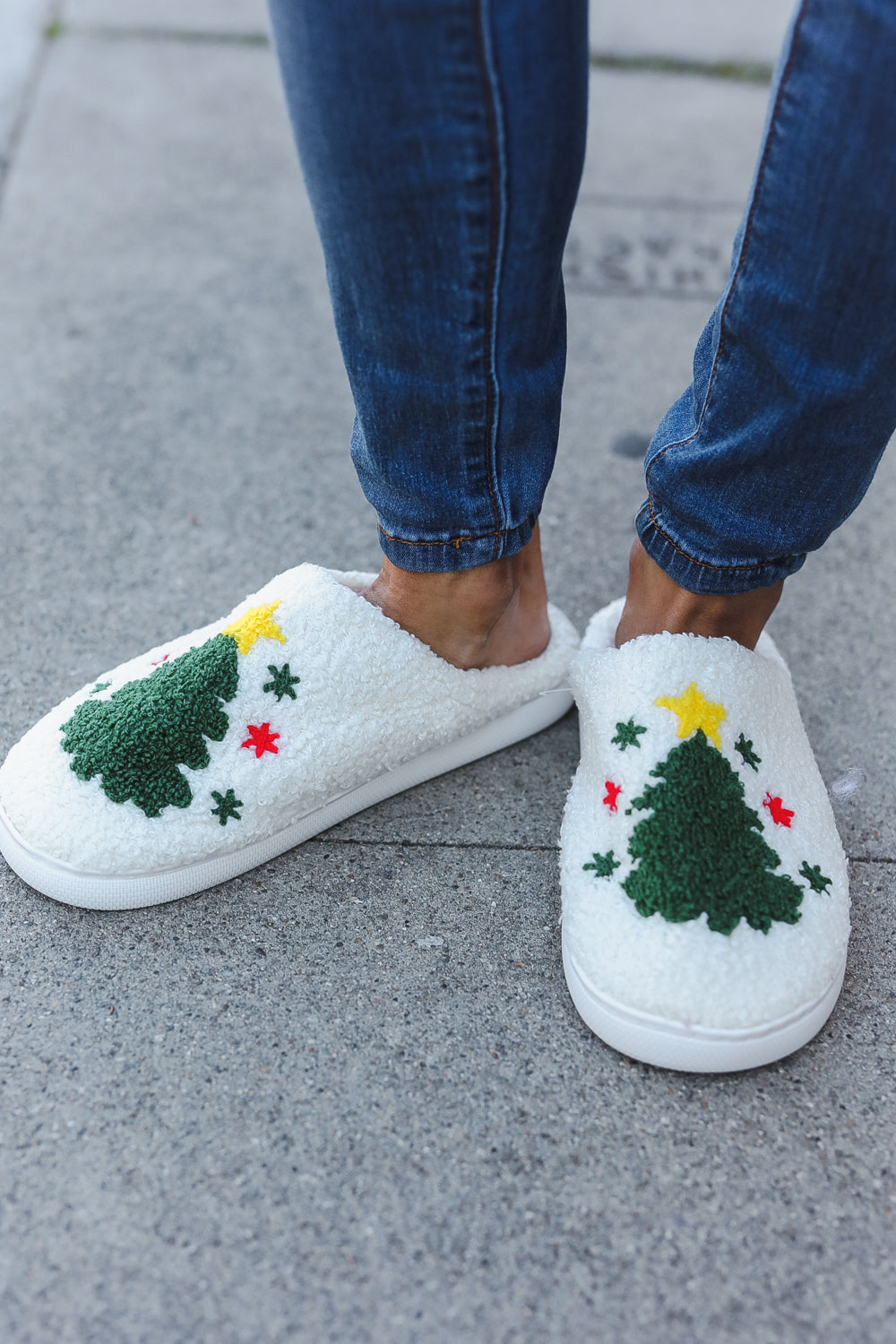 Christmas Tree Print Fleece Slippers