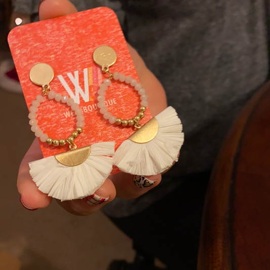 White dangle raffia Earring